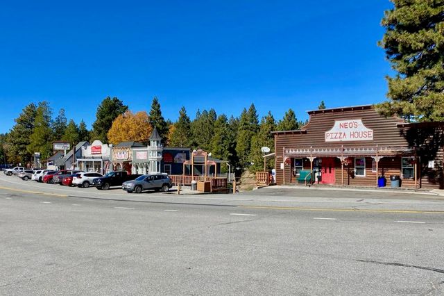 32065 Hunsaker way, Running Springs, CA 92382