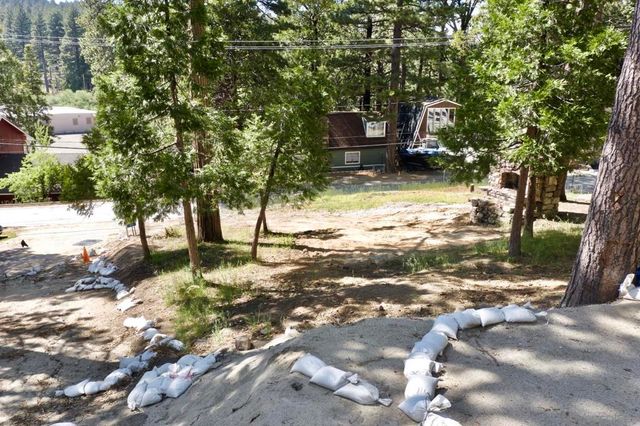 32065 Hunsaker way, Running Springs, CA 92382