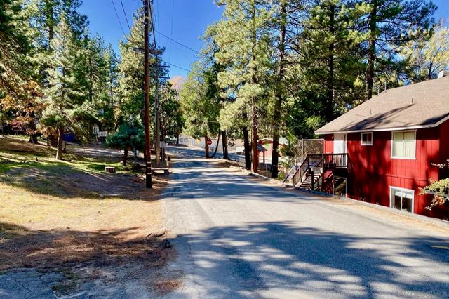 32065 Hunsaker way, Running Springs, CA 92382