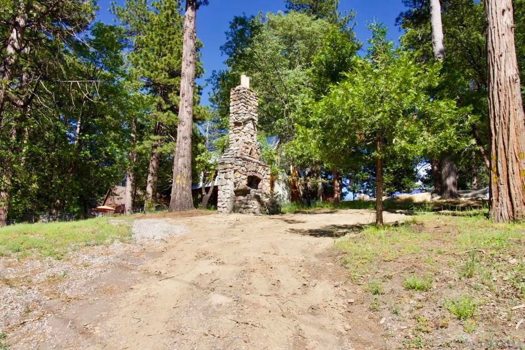 32065 Hunsaker way, Running Springs, CA 92382