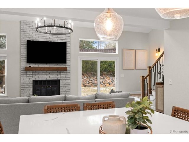 6060 E Hinsdale Ct, Centennial, CO 80112