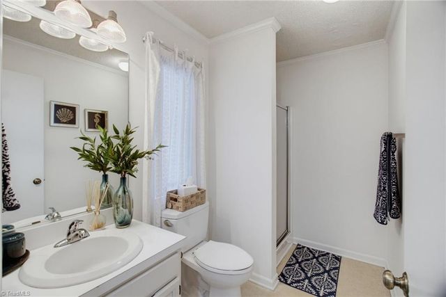 215 Barrington Place, Winston-salem, NC 27104