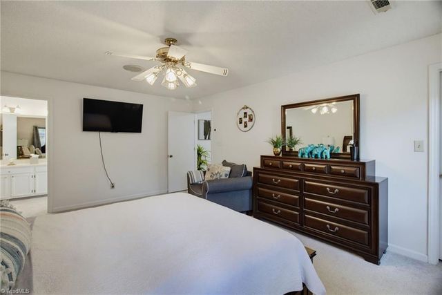 215 Barrington Place, Winston-salem, NC 27104