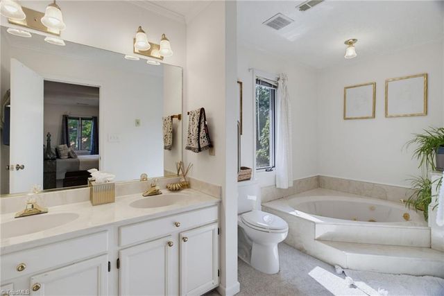 215 Barrington Place, Winston-salem, NC 27104