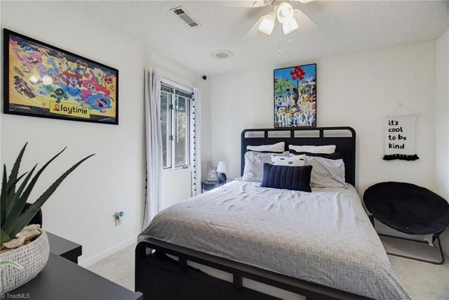 215 Barrington Place, Winston-salem, NC 27104
