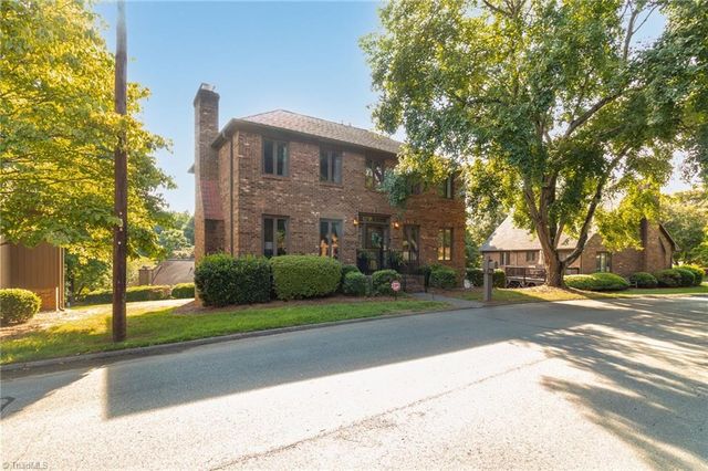 215 Barrington Place, Winston-salem, NC 27104