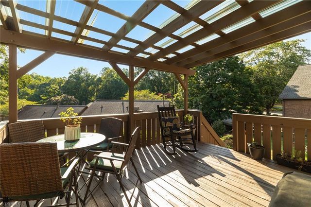 215 Barrington Place, Winston-salem, NC 27104