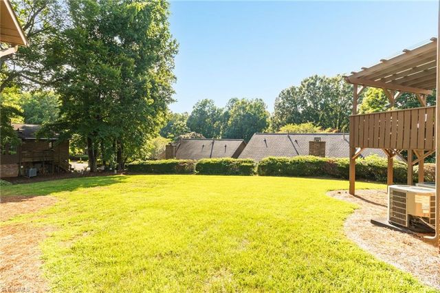 215 Barrington Place, Winston-salem, NC 27104