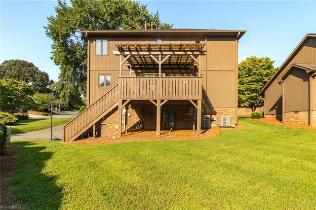 215 Barrington Place, Winston-salem, NC 27104
