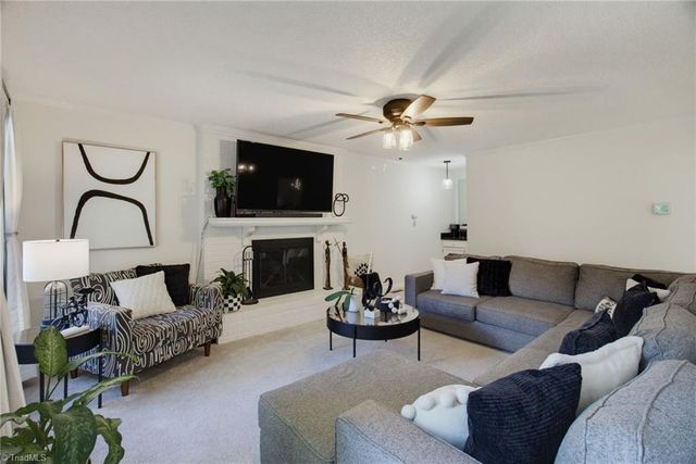 215 Barrington Place, Winston-salem, NC 27104