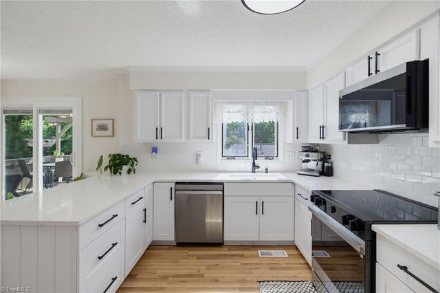 215 Barrington Place, Winston-salem, NC 27104