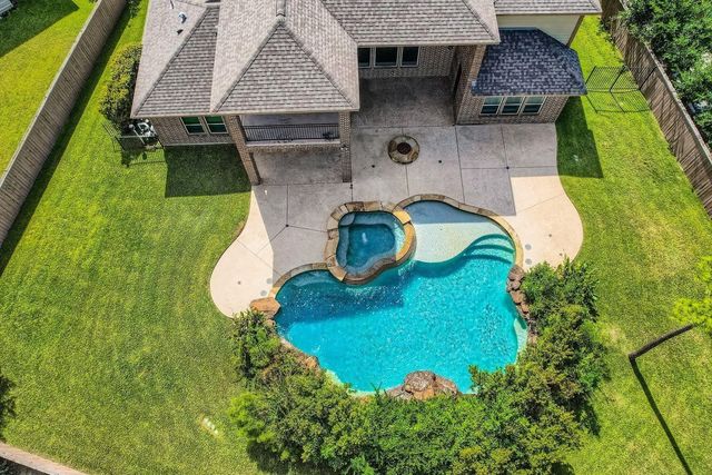 6 Freestone Stream Place, Spring, TX 77389