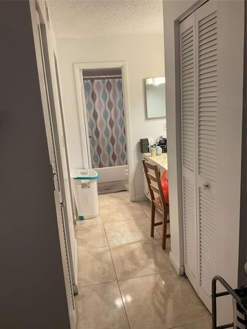 6201 N FALLS CIR Drive 309, Lauderhill, FL 33319