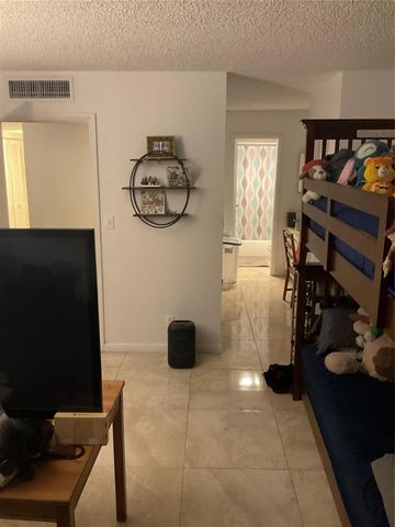 6201 N FALLS CIR Drive 309, Lauderhill, FL 33319