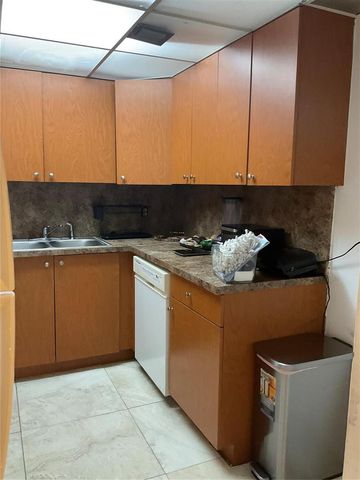 6201 N FALLS CIR Drive 309, Lauderhill, FL 33319