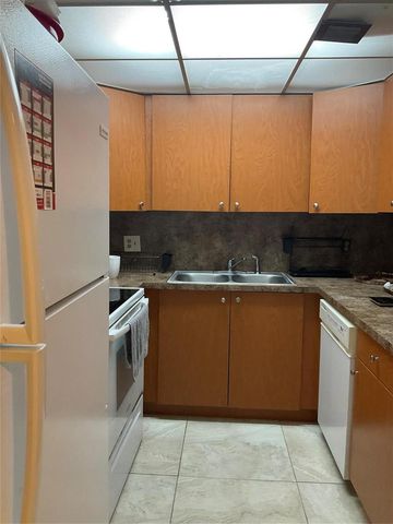 6201 N FALLS CIR Drive 309, Lauderhill, FL 33319
