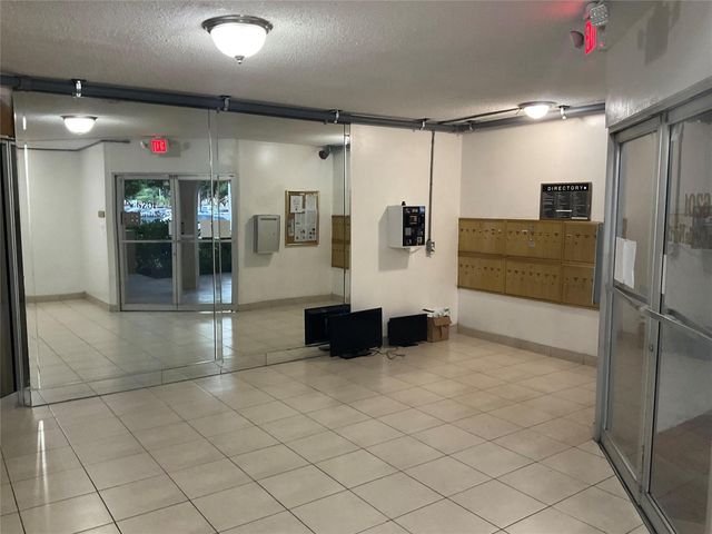 6201 N FALLS CIR Drive 309, Lauderhill, FL 33319