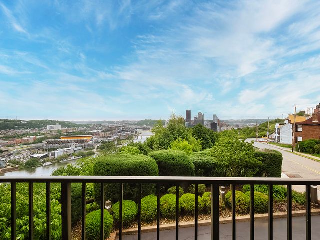 1700 Grandview AVENUE 202, Mt Washington, PA 15211