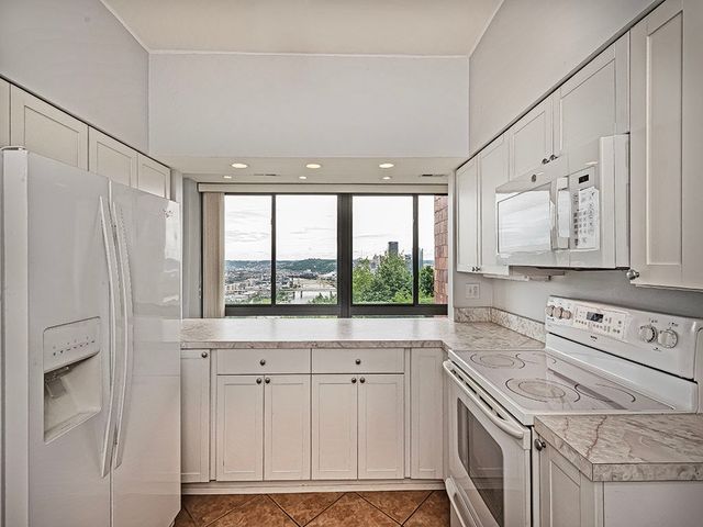 1700 Grandview AVENUE 202, Mt Washington, PA 15211