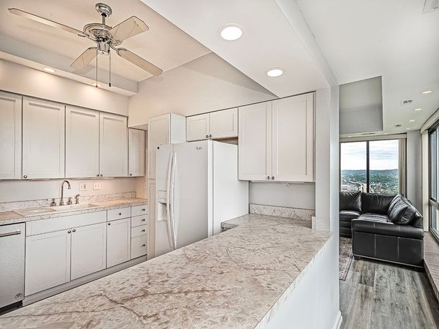 1700 Grandview AVENUE 202, Mt Washington, PA 15211