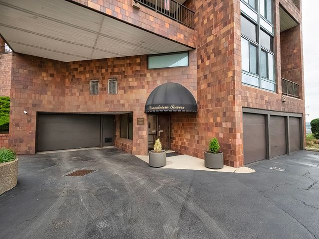 1700 Grandview AVENUE 202, Mt Washington, PA 15211