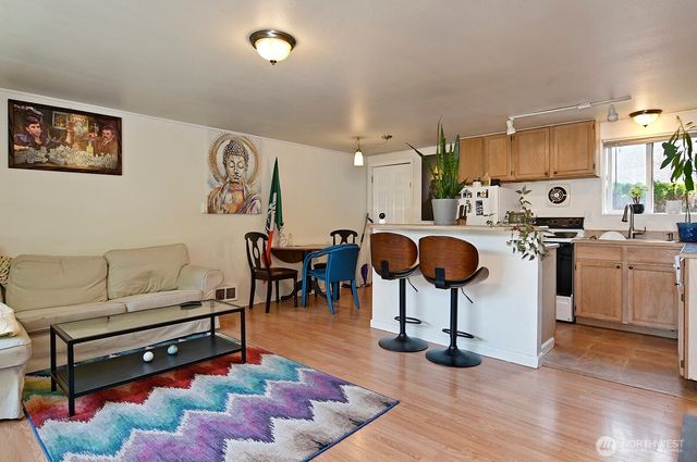 15002 4th Avenue S, Burien, WA 98148