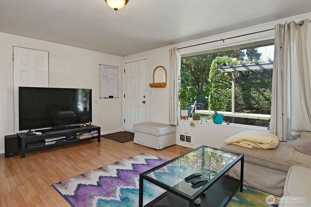 15002 4th Avenue S, Burien, WA 98148