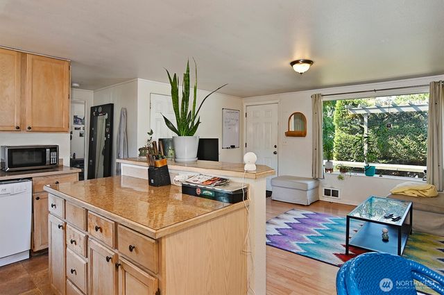 15002 4th Avenue S, Burien, WA 98148