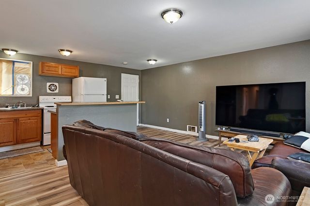 15002 4th Avenue S, Burien, WA 98148