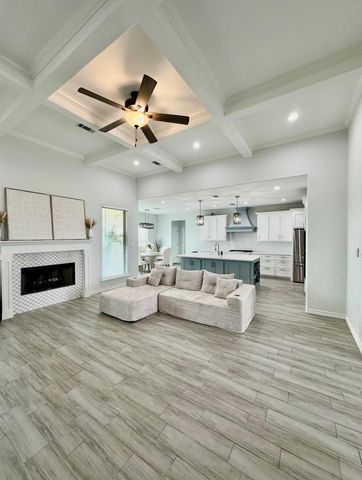 2295 Diamond D Drive, Beaumont, TX 77713