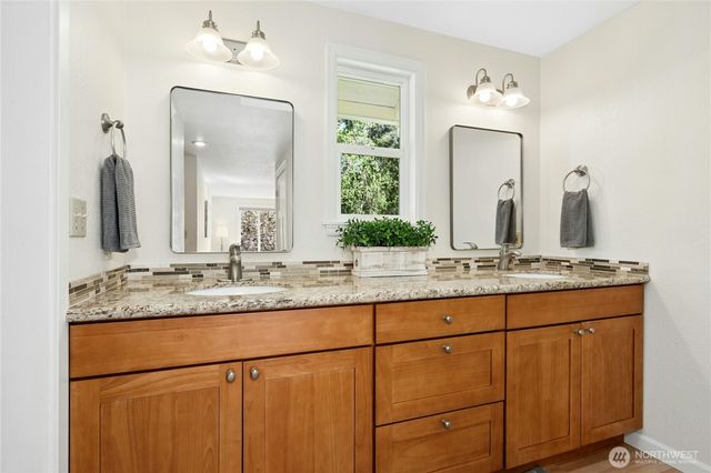 19924 163rd Avenue NE, Woodinville, WA 98072