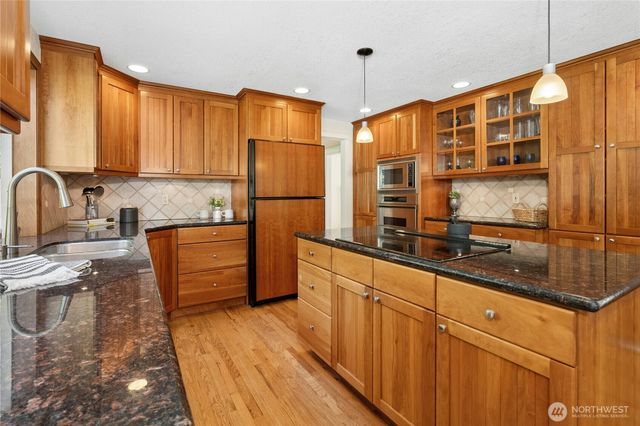 19924 163rd Avenue NE, Woodinville, WA 98072