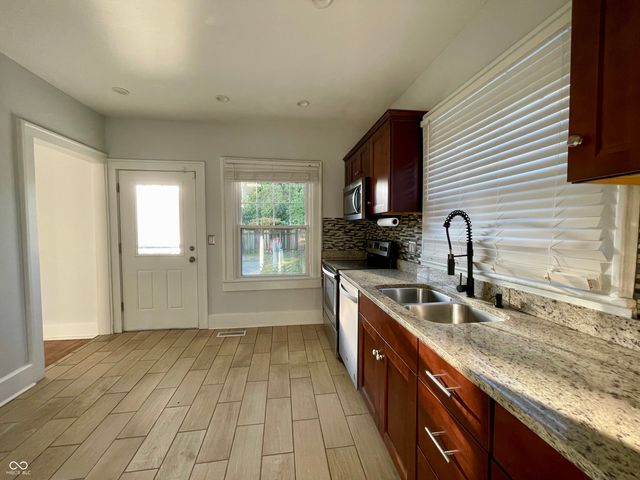 3236 Central Avenue, Indianapolis, IN 46205