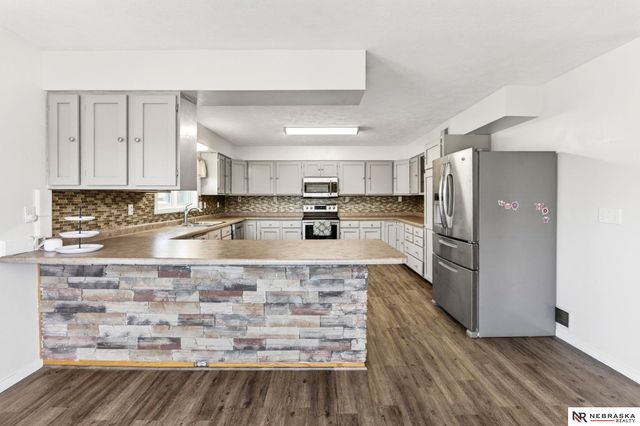 4260 Parkview Drive, Blair, NE 68008
