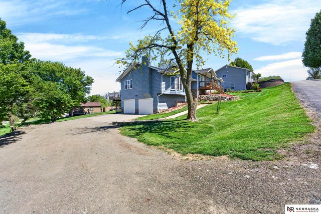 4260 Parkview Drive, Blair, NE 68008