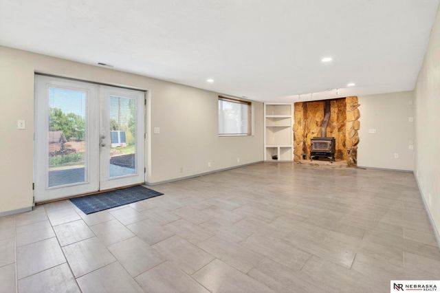 4260 Parkview Drive, Blair, NE 68008
