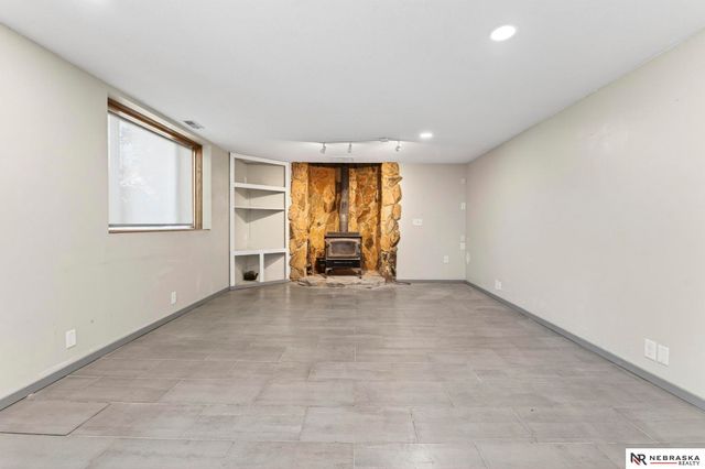 4260 Parkview Drive, Blair, NE 68008