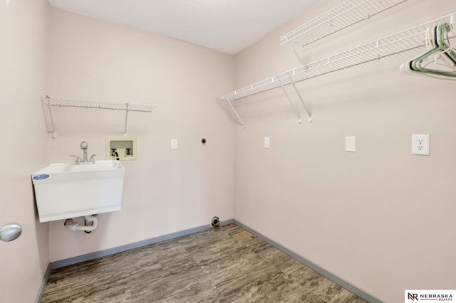 4260 Parkview Drive, Blair, NE 68008