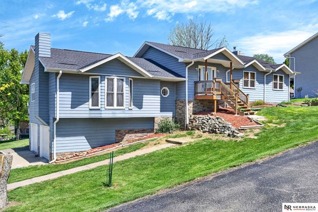 4260 Parkview Drive, Blair, NE 68008