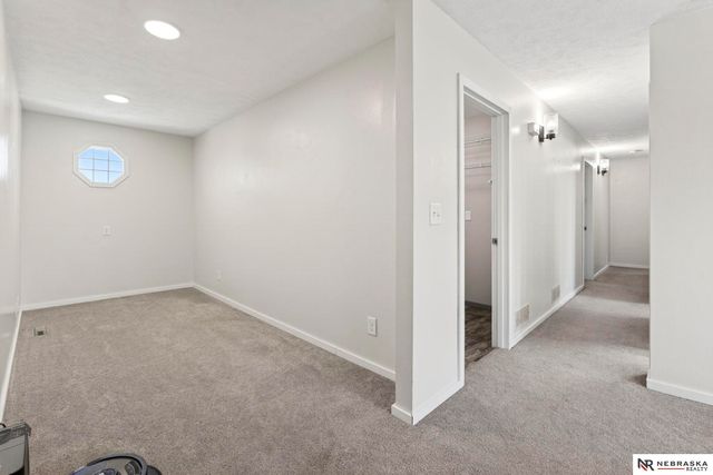 4260 Parkview Drive, Blair, NE 68008
