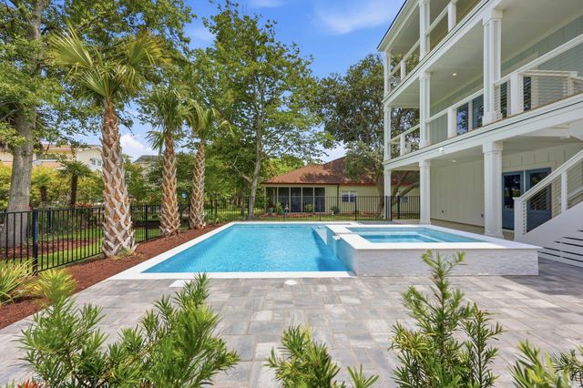 1308 Holly Dr., North Myrtle Beach, SC 29582