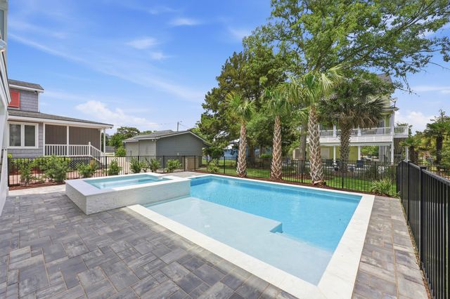 1308 Holly Dr., North Myrtle Beach, SC 29582