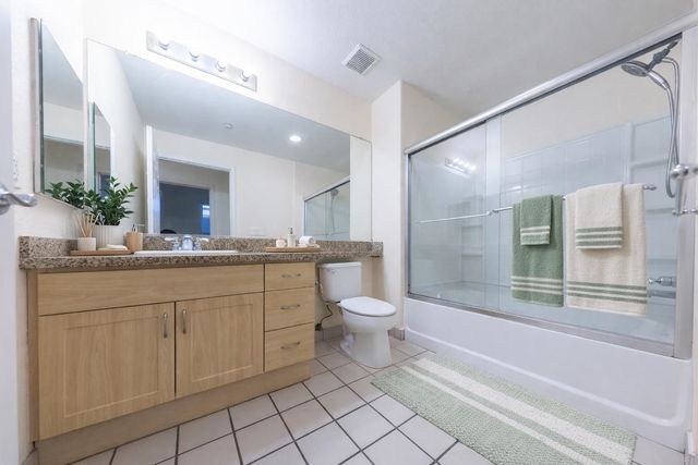 1121 40th St 3202, Emeryville, CA 94608