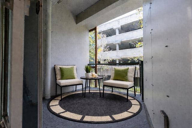 1121 40th St 3202, Emeryville, CA 94608