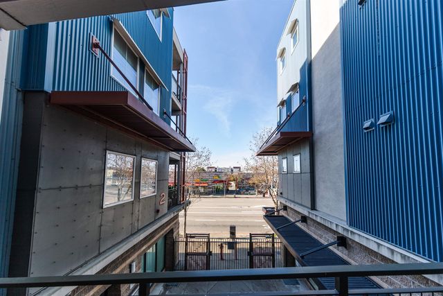 1121 40th St 3202, Emeryville, CA 94608