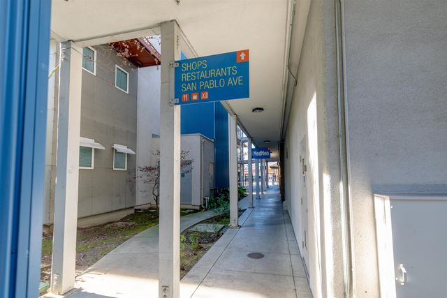 1121 40th St 3202, Emeryville, CA 94608