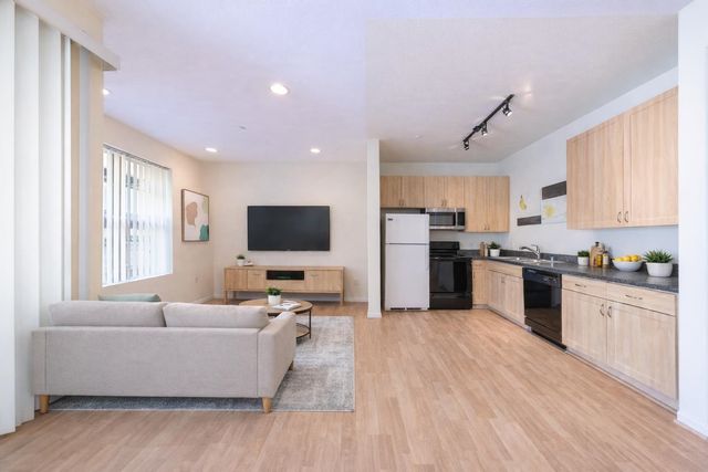 1121 40th St 3202, Emeryville, CA 94608