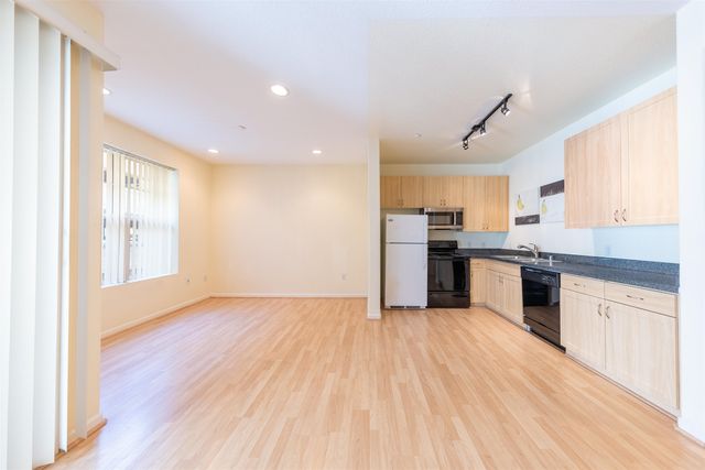 1121 40th St 3202, Emeryville, CA 94608
