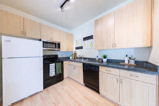 1121 40th St 3202, Emeryville, CA 94608