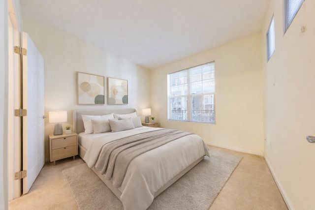 1121 40th St 3202, Emeryville, CA 94608